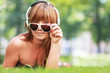 junge Frau im Park