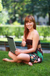 junge Frau im Park