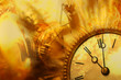 Zeit - Antike, goldene Uhr im Vintage Stil