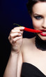 Foto: beautiful brunette woman with cayenne beautiful brunette woman with cayenne