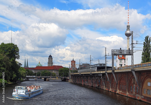 Photo: Berliner Skyline vom Boot aus Berliner Skyline vom Boot aus