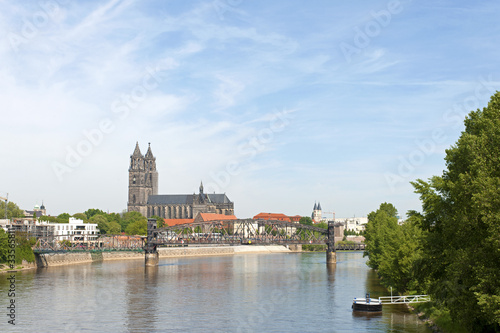 Photo: Die Hubbrücke und der Dom in Magdeburg Die Hubbrücke und der Dom in Magdeburg