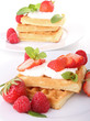 gaufres, crème chantilly et fraise gaufres, crème chantilly et fraise