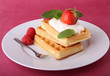 gauffre, crème chantilly et fraise gauffre, crème chantilly et fraise
