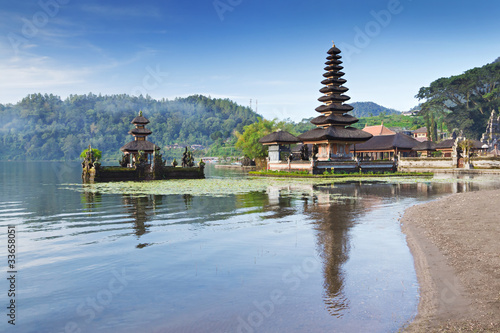 Photo: Ulun Danu temple Ulun Danu temple