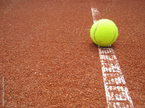 Photo: Tennisplatz Linie mit Ball 1 Tennisplatz Linie mit Ball 1