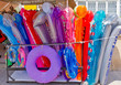 Bunte Luftmatratzen