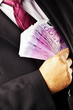 Manager mit vielen 500 Eurogeld Scheinen
