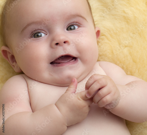 Photo: sourire de bébé de 6 mois sourire de bébé de 6 mois