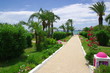 allée de jardin d'un hôtel