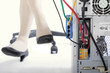 Eine Frau sitzt am Computer Eine Frau sitzt am Computer