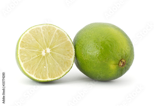 Photo: Limette isoliert vor weissem Hintergrund Limette isoliert vor weissem Hintergrund