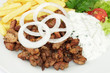 Pfannegyros mit Pommes frites und Tsatsiki