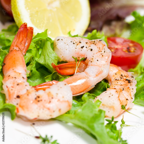 Foto: Garnelen auf Salat Garnelen auf Salat
