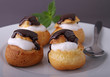 profiteroles, crème chantilly et chocolat profiteroles, crème chantilly et chocolat