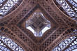 La Tour Eiffel vue de dessous - Paris