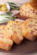 cake aux olives et au jambon