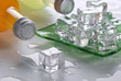 cubetti ghiaccio e drink - tre cubetti ghiaccio e drink - tre