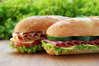 Baguettes belegt mit Salami und Schinken