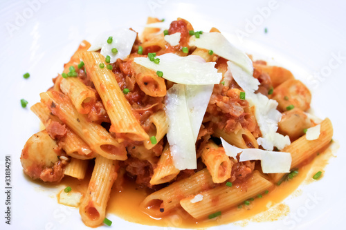 Photo: penne pasta with tomato sauce and cheese I penne pasta with tomato sauce and cheese I