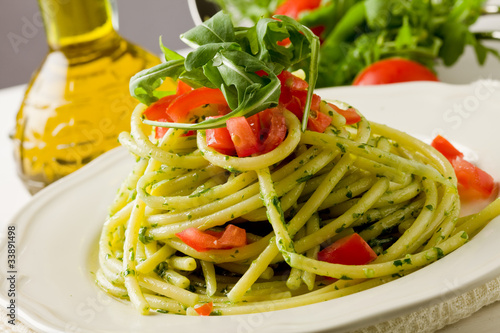 Photo: Bucatini al pesto di Rucola con Pomodorini Bucatini al pesto di Rucola con Pomodorini