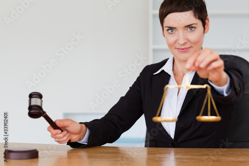 Foto: Judge with a gavel and the justice scale Judge with a gavel and the justice scale