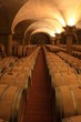 Weinkeller Barrique Rotwein Holzfässer Piemont, Italien