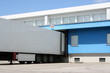Foto: Beladen eines LKWs Beladen eines LKWs