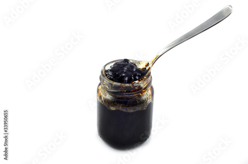 Photo: Marmellata e cucchiaino senza etichetta Marmellata e cucchiaino senza etichetta