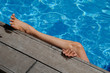 Détente à la piscine