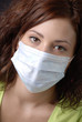 Femme portant un masque