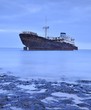 Photo: Navio abandonado. Navio abandonado.