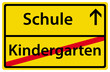 Einschulung Schule nach Kindergarten Ortsausgangsschild