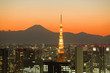 東京の夕焼けと富士山遠望