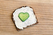 Herz Gurke auf Brot mit Käse