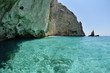 roccia ed acqua trasparente a zakynthos roccia ed acqua trasparente a zakynthos