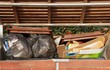 poubelles à ras bord