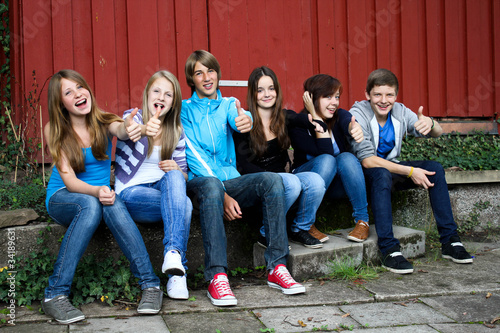 Photo: 7.11 teenager vor de Hütte 7.11 teenager vor de Hütte