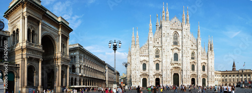 Photo: Duomo di Milano con galleria Vittorio Emanuele Duomo di Milano con galleria Vittorio Emanuele