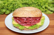 Bagel mit Salami