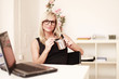 Frau mit Kaffeetasse