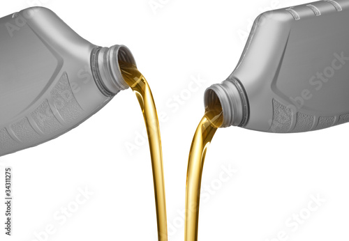 Photo: pouring engine oil pouring engine oil