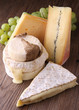 fromages et raisin vert