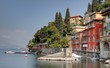 village sur le lac de come