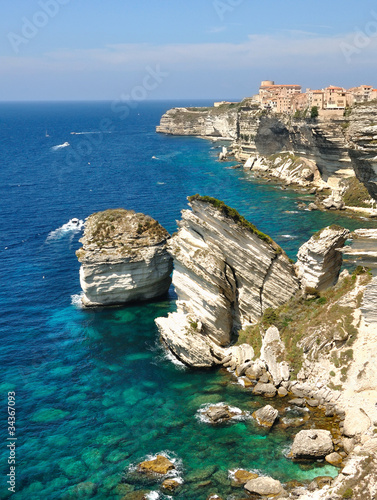 Photo: les falaises de Bonifacio les falaises de Bonifacio