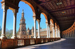 Arcos en la Plaza España en Sevilla