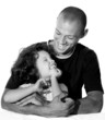 pere et fille dans les bras