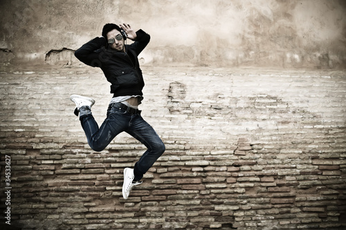 Foto: Young adult dancing Young adult dancing