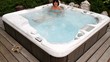 Video: Frau lacht im Jakuzzi Frau lacht im Jakuzzi
