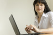 Photo: Junge attraktive Frau mit Laptop Junge attraktive Frau mit Laptop
